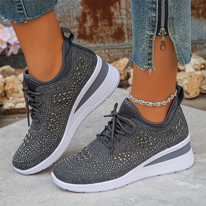 Baskets Elva avec strass: élégantes et confortables pour femmes, idéales pour un look chic décontracté.