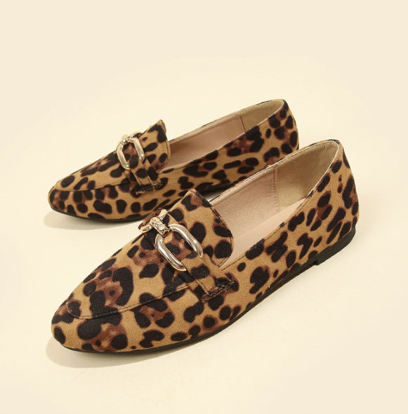 Mocassins femmes confortables à bout rond. Chaussures décontractées et élégantes, idéales pour le printemps et l'été.