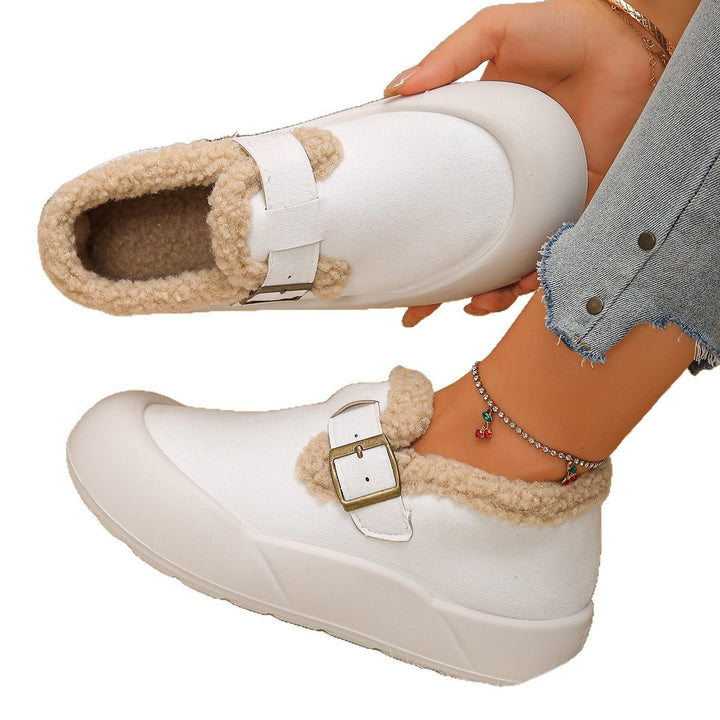 Sabots femmes hiver avec semelle antidérapante, offrant chaleur, confort et sécurité pour vos pieds.