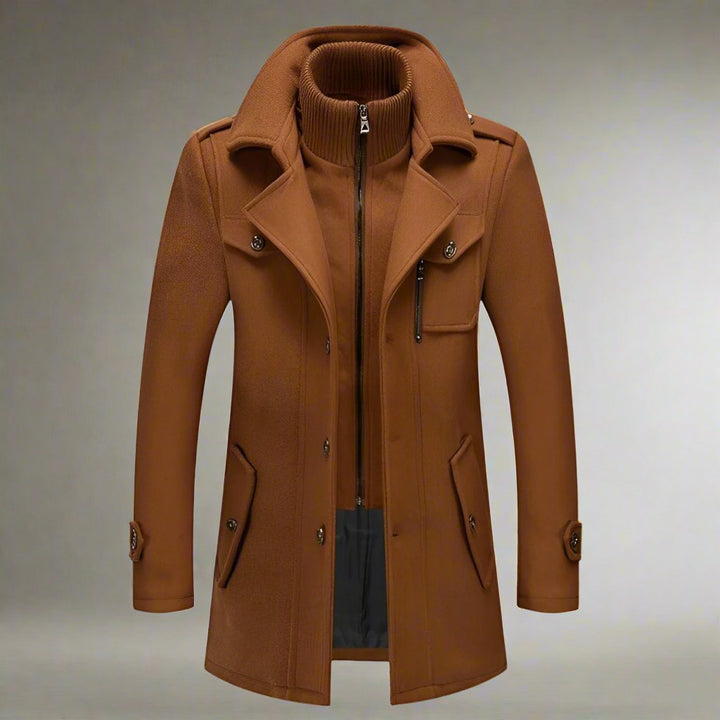 Manteau long chic homme, col double, fermeture éclair. Vêtement extérieur élégant pour l'hiver.