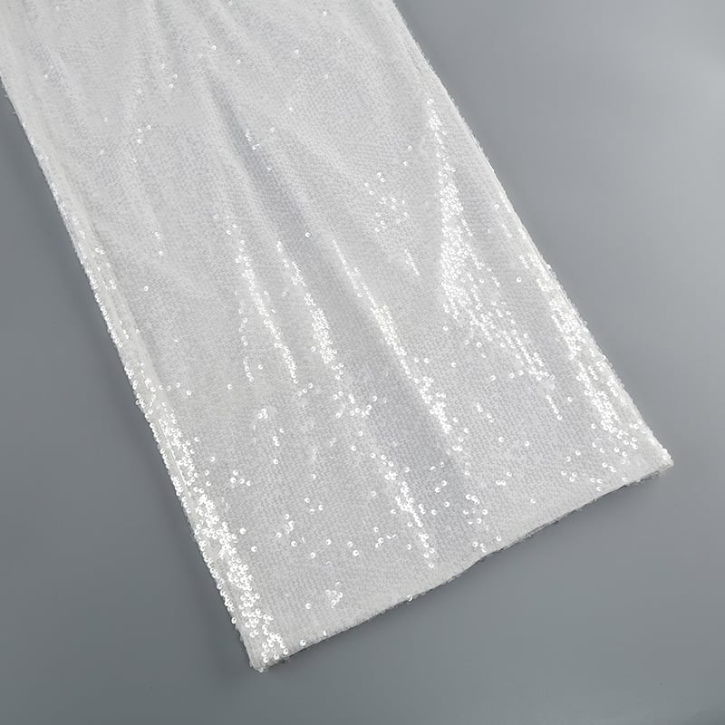 Robe de soirée blanche scintillante, élégante et chic, avec paillettes et manches longues pour femme.