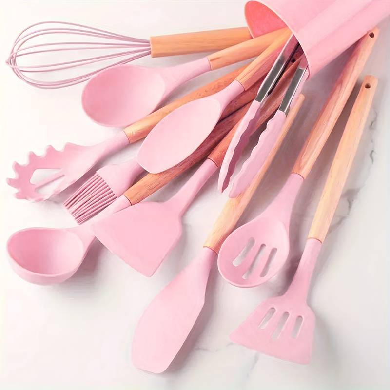Set d'ustensiles de cuisine en silicone élégants avec poignées confortables.