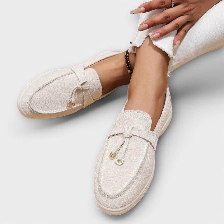 Élégants mocassins Eline pour femmes, look chic et décontracté. Le style classique parfait pour confort et polyvalence.