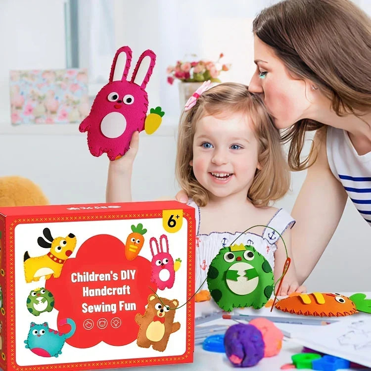Jouet éducatif: kit couture facile pour enfants, développe la motricité fine et la créativité.