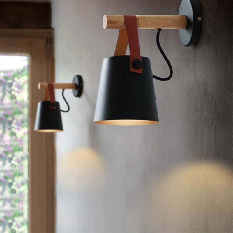 Nordisk Vägglampa i Metall och Trä - Modern Design