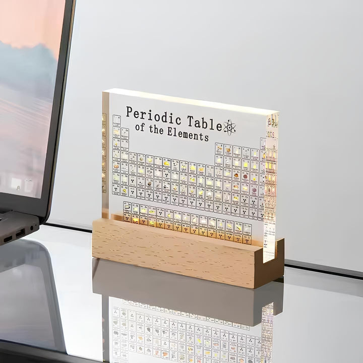 Tableau périodique lumineux en acrylique, avec des éléments réels. Une pièce éducative et décorative brillante.