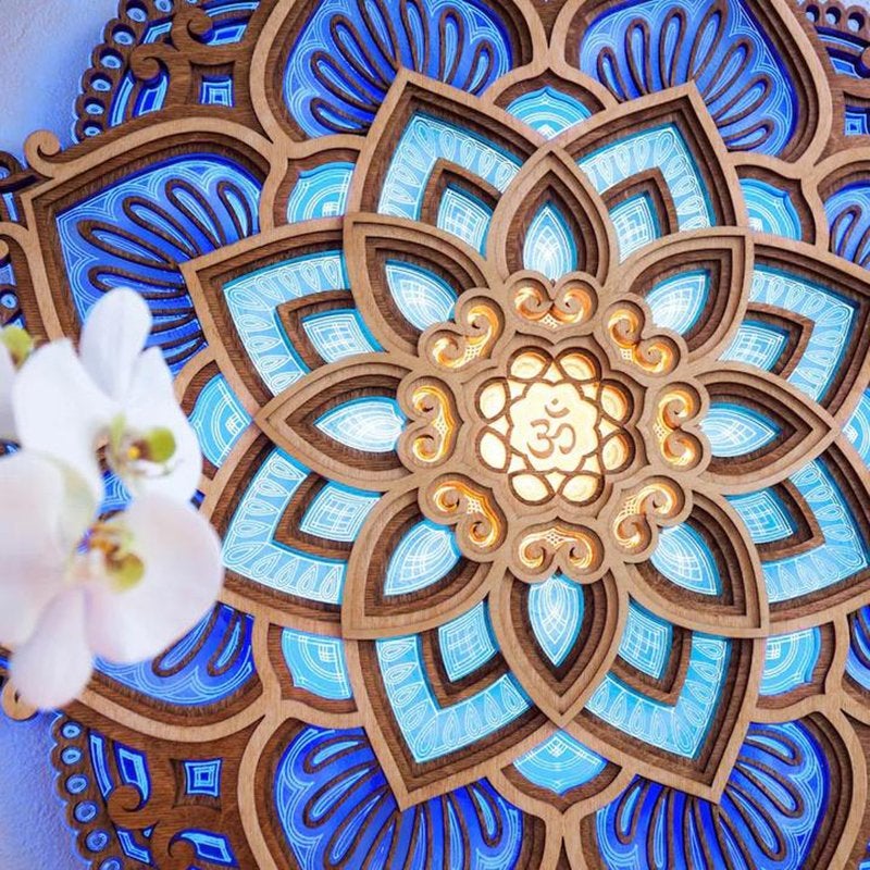 Lampe murale YogaGlühen, lumière tamisée pour une ambiance apaisante de méditation et relaxation intérieure.
