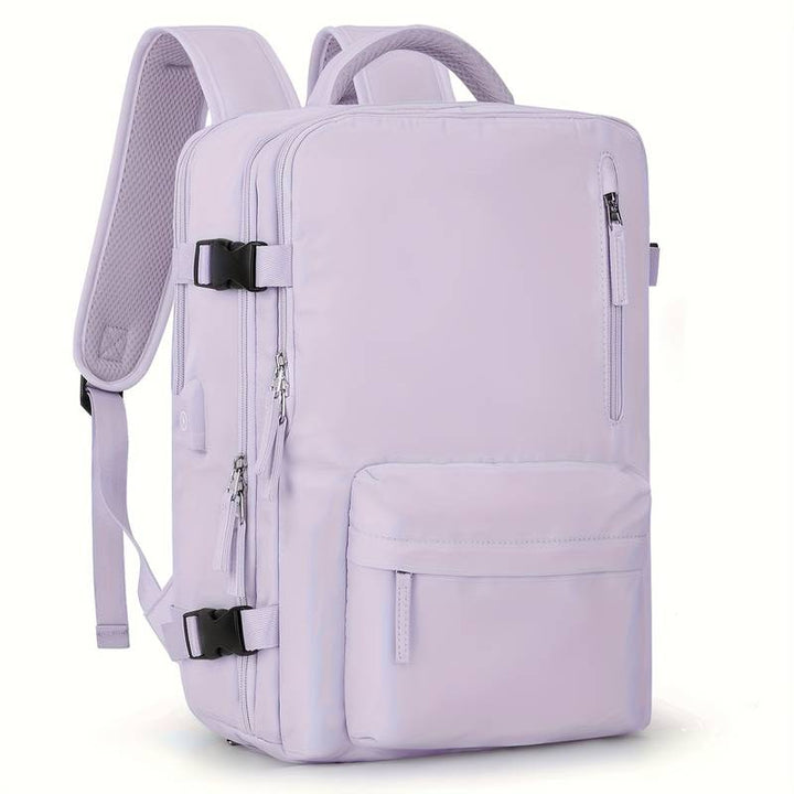 Sac à dos TravelCore robuste en polyester déperlant, parfait pour sport, école et voyage. Grande capacité.