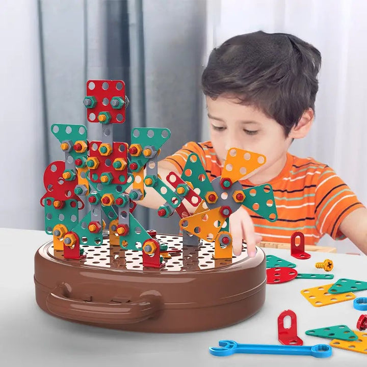 Pièces colorées du jeu DrillPlay, parfait pour la construction et l'apprentissage de la résolution de problèmes.