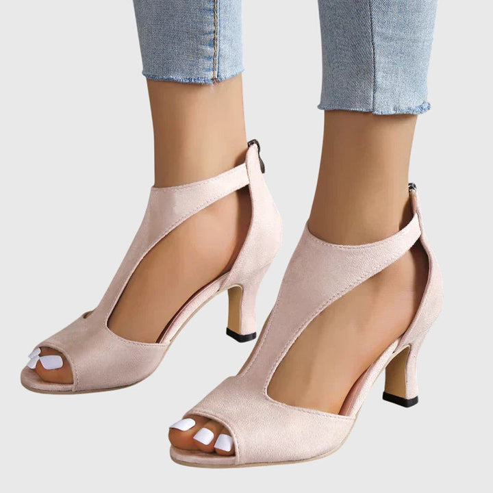 Chaussures talons orthopédiques femme, design chic, pour un soutien optimal et un confort élégant au quotidien.