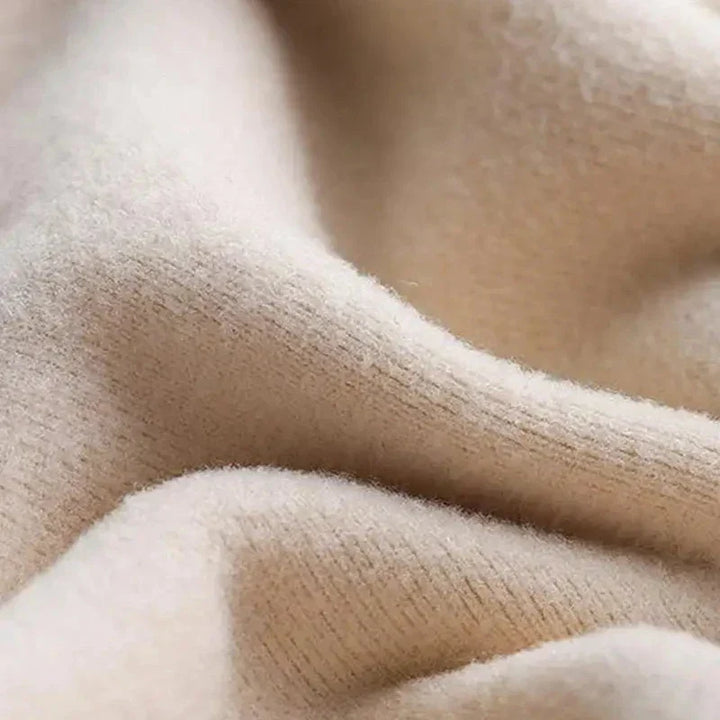 Sous-vêtement thermique femme polyvalent, offrant chaleur, confort et soutien-gorge intégré pour l'hiver.