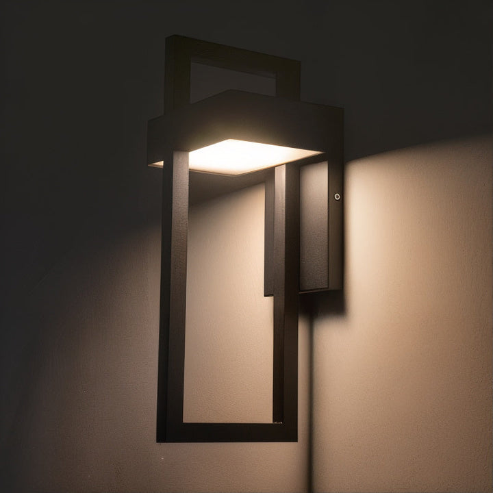 Applique murale LED étanche moderne, luminaire extérieur noir résistant pour jardin, terrasse et allée.