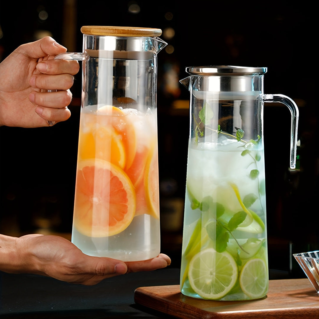 Carafe élégante AquaElegance avec couvercle, idéale pour boissons, service de table sans BPA.