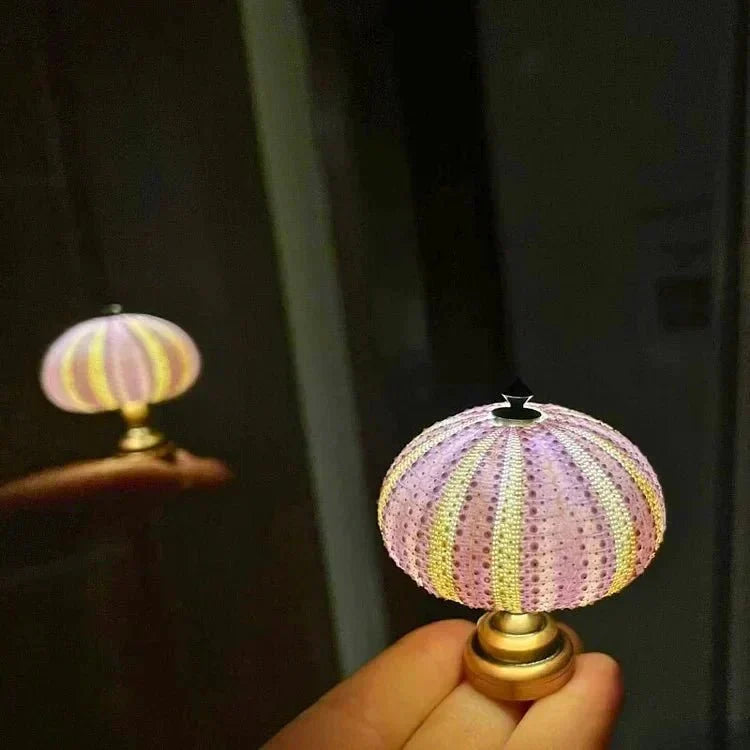 Décoration de table LED oursin, pièce unique faite main, pour une ambiance lumineuse.