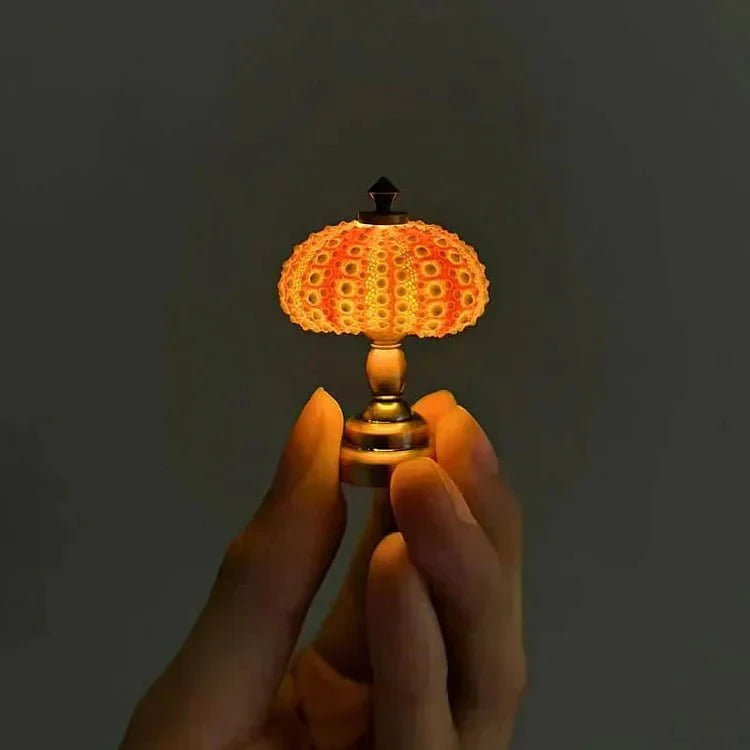 Lampe de table miniature en forme d'oursin, lumière LED, parfaite pour une ambiance cosy.