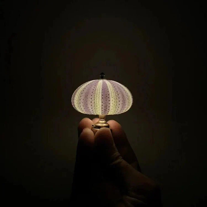 Petite lampe oursin LED pour décoration de table, cadeau original et unique.