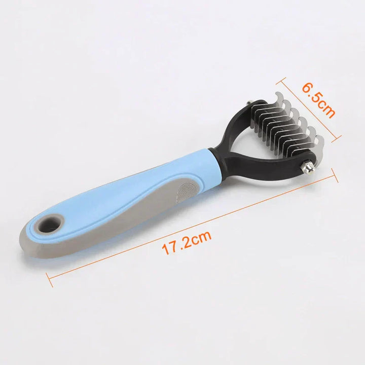 Accessoire toilettage animaux : peigne démêlant double face pour chiens et chats. Brosse anti-nœuds, soin confort.