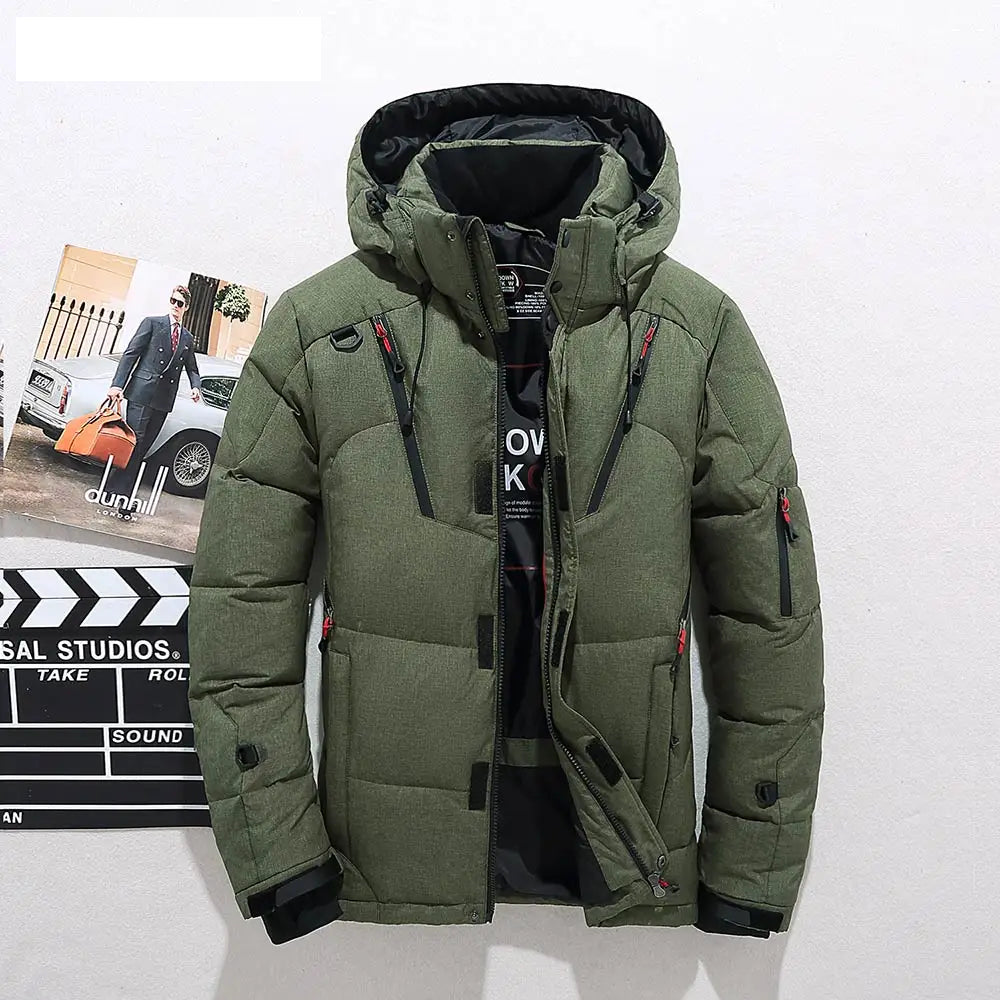 Manteau doudoune sport homme pour activités extérieures. Chaud, résistant et léger pour montagne.