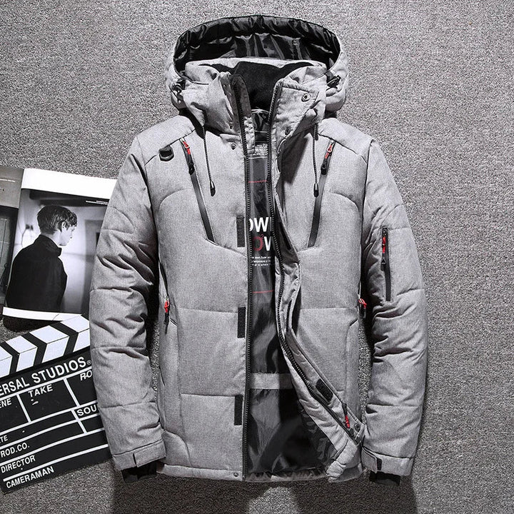 Doudoune hiver homme urbaine & montagne. Chaude, confortable, idéale pour toutes vos aventures.
