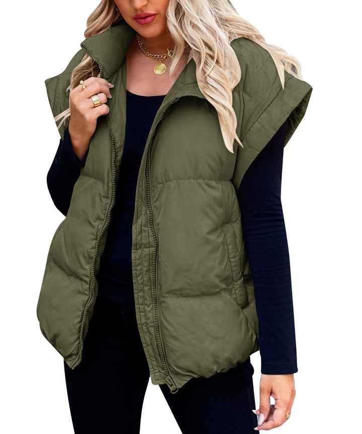 Doudoune femme chic et légère, conçue pour ajouter une touche d'élégance à toute tenue hivernale.