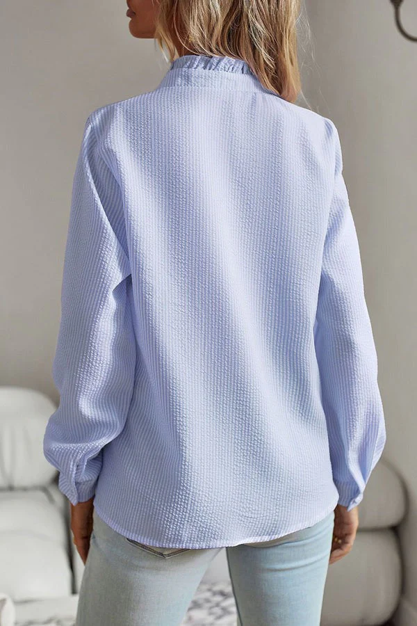 Haut femme chic bleu Celeste, vêtement polyvalent pour toutes occasions. Idéal pour un style élégant.