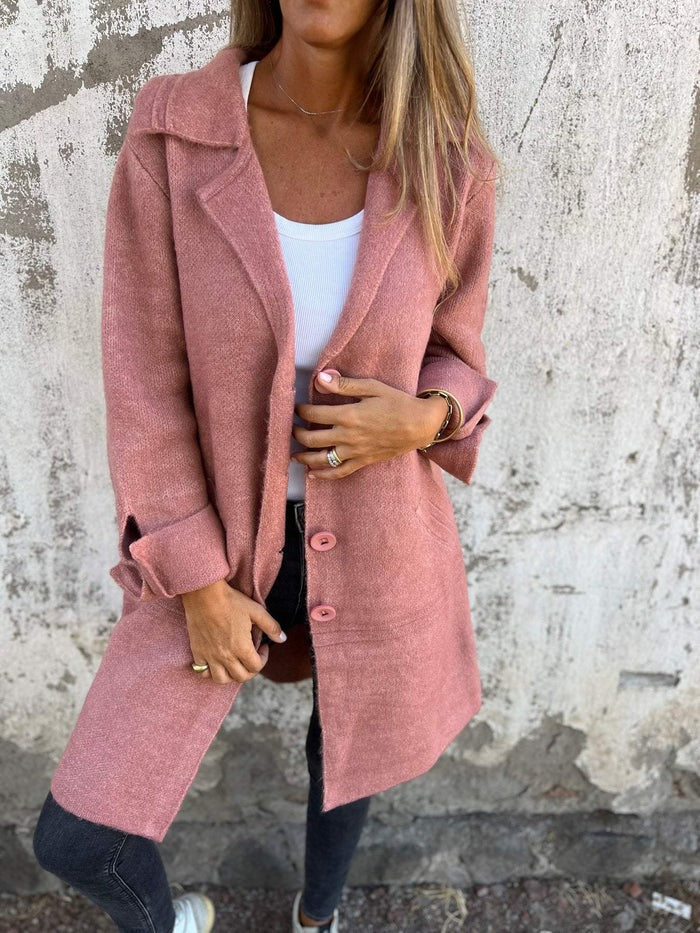 Vêtement femme chic: manteau léger mi-saison, idéal pour printemps. Mode quotidienne élégante.