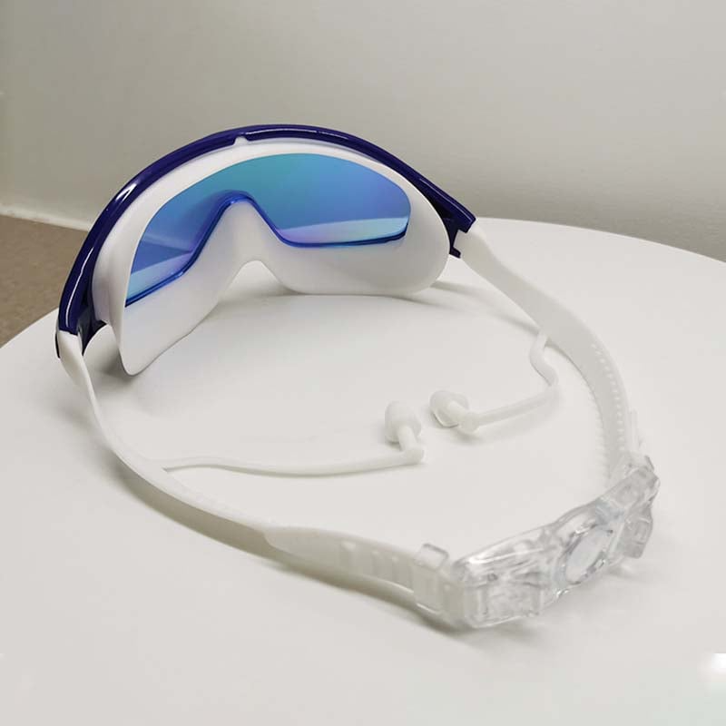 Design ergonomique des lunettes de natation AquaVision Pro, sangle silicone réglable pour ajustement parfait.