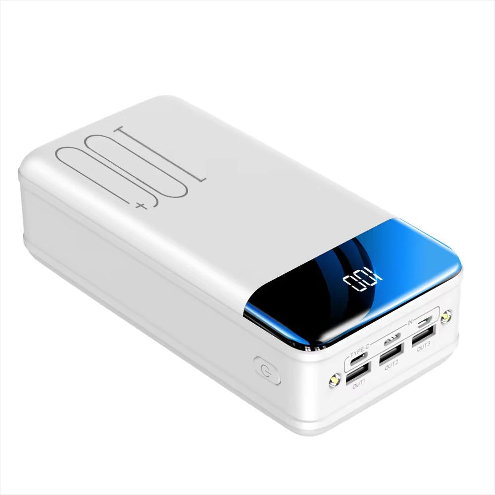 Batterie externe polyvalente 50000mAh. Charge rapide pour téléphones, tablettes et autres appareils USB en déplacement.