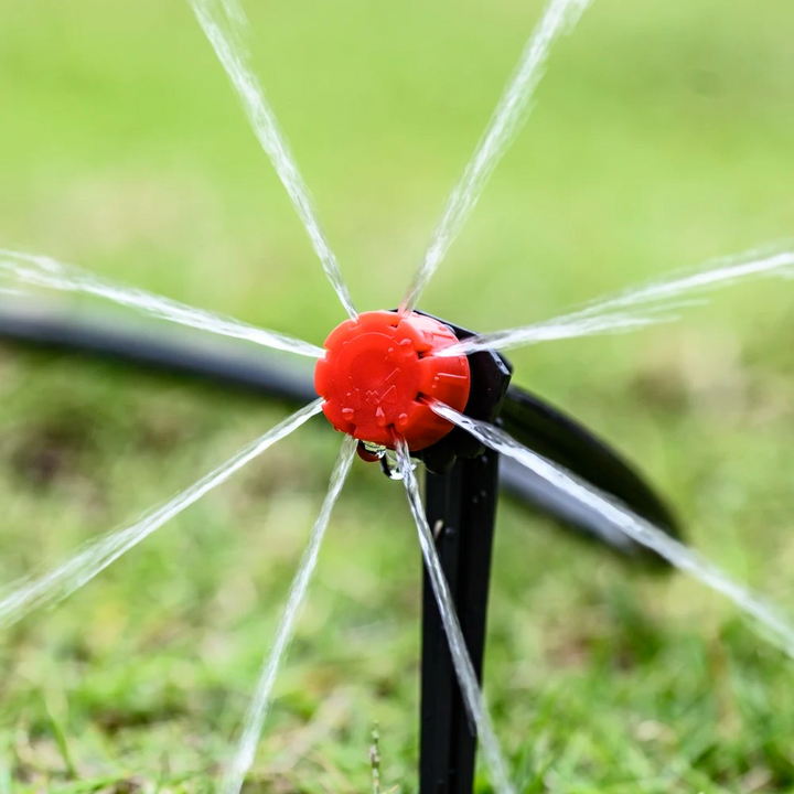 Système d'arrosage automatique goutte-à-goutte. Idéal pour jardin, serre ou plantes sur balcon.