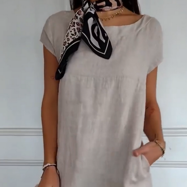 Robe longue femme en lin et coton naturel, coupe ample, respirante, idéale pour un confort estival optimal.