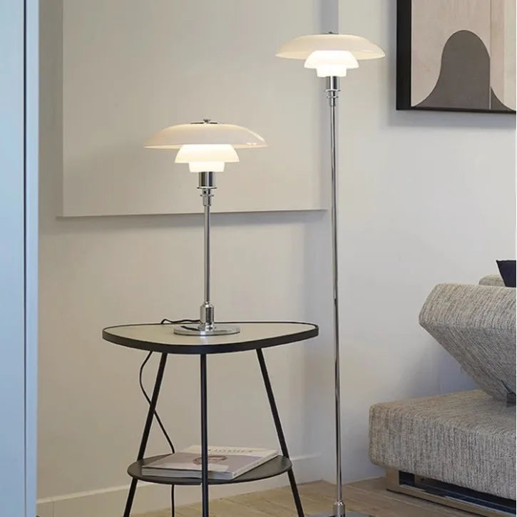 Lampe AuroraGlow en verre, fusion parfaite de l'art et de l'éclairage intérieur.