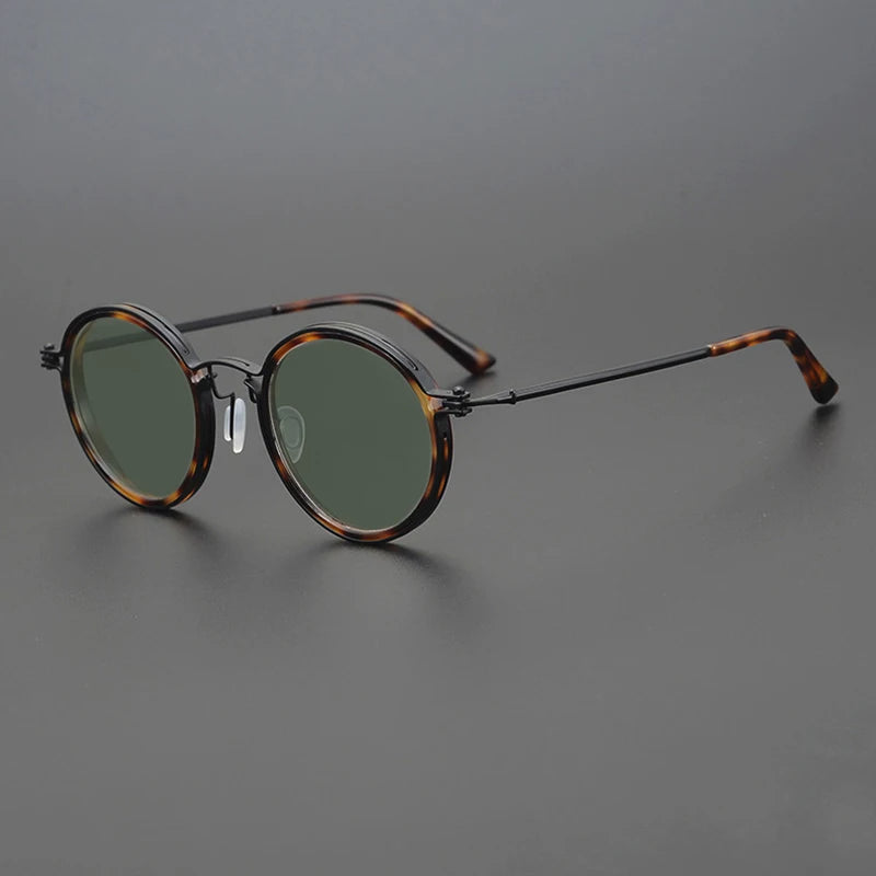 Profitez de l'été avec ces lunettes de soleil polarisées homme/femme, monture métal légère, anti-reflets et UV.