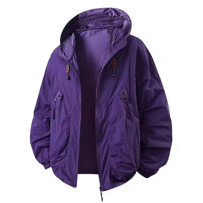 Veste d'extérieur polyvalente, avec capuche pour la pluie fine et le vent léger.