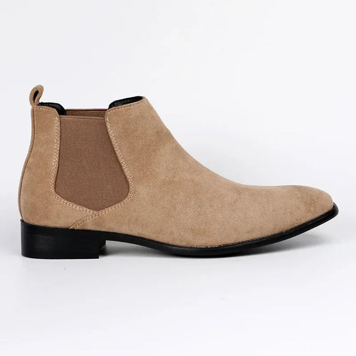 Bottines Chelsea homme confortables, enfilage facile, bout pointu chic, parfaites pour la mode masculine.