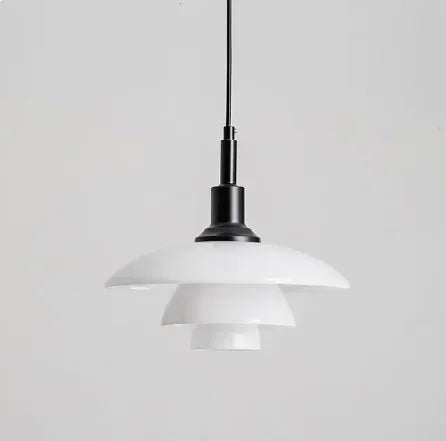 Éclairage d'ambiance avec la lampe AuroraGlow en verre, transformant votre espace.