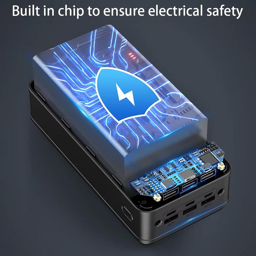 Powerbank compacte noire 50000mAh, prête à alimenter vos appareils mobiles lors de vos déplacements.