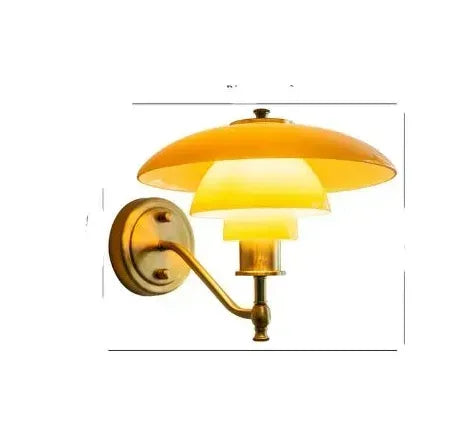 Lampe AuroraGlow allumée, projetant une lumière douce et une ambiance cosy.