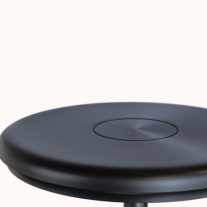 Lampe de table LED sans fil, facile à recharger, apporte une ambiance lumineuse moderne intérieur/extérieur.