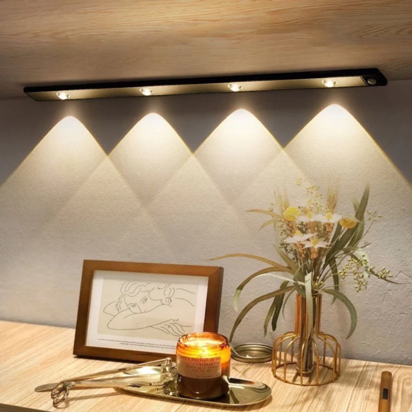 Lampe murale LED sans fil avec capteur de mouvement intelligent, éclairage autonome USB pour intérieur moderne.