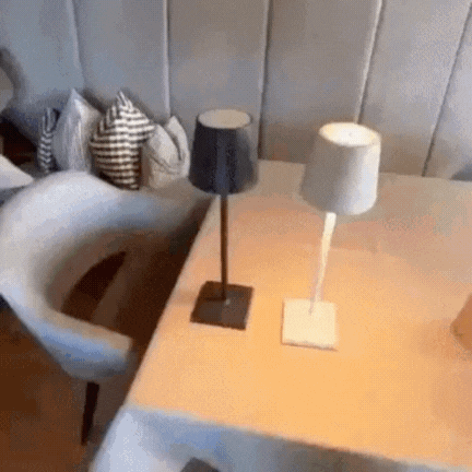 Lampe de table LED sans fil pour dîners extérieurs, rechargeable, design chic et fonctionnel.