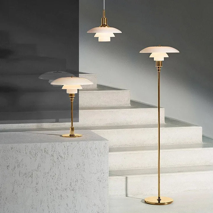 Lampe décorative en verre AuroraGlow, éclairage élégant pour intérieur.