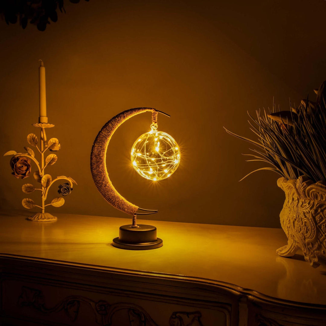 Luminaire lune suspendue en verre, lampe de table décorative avec éclairage LED doux.