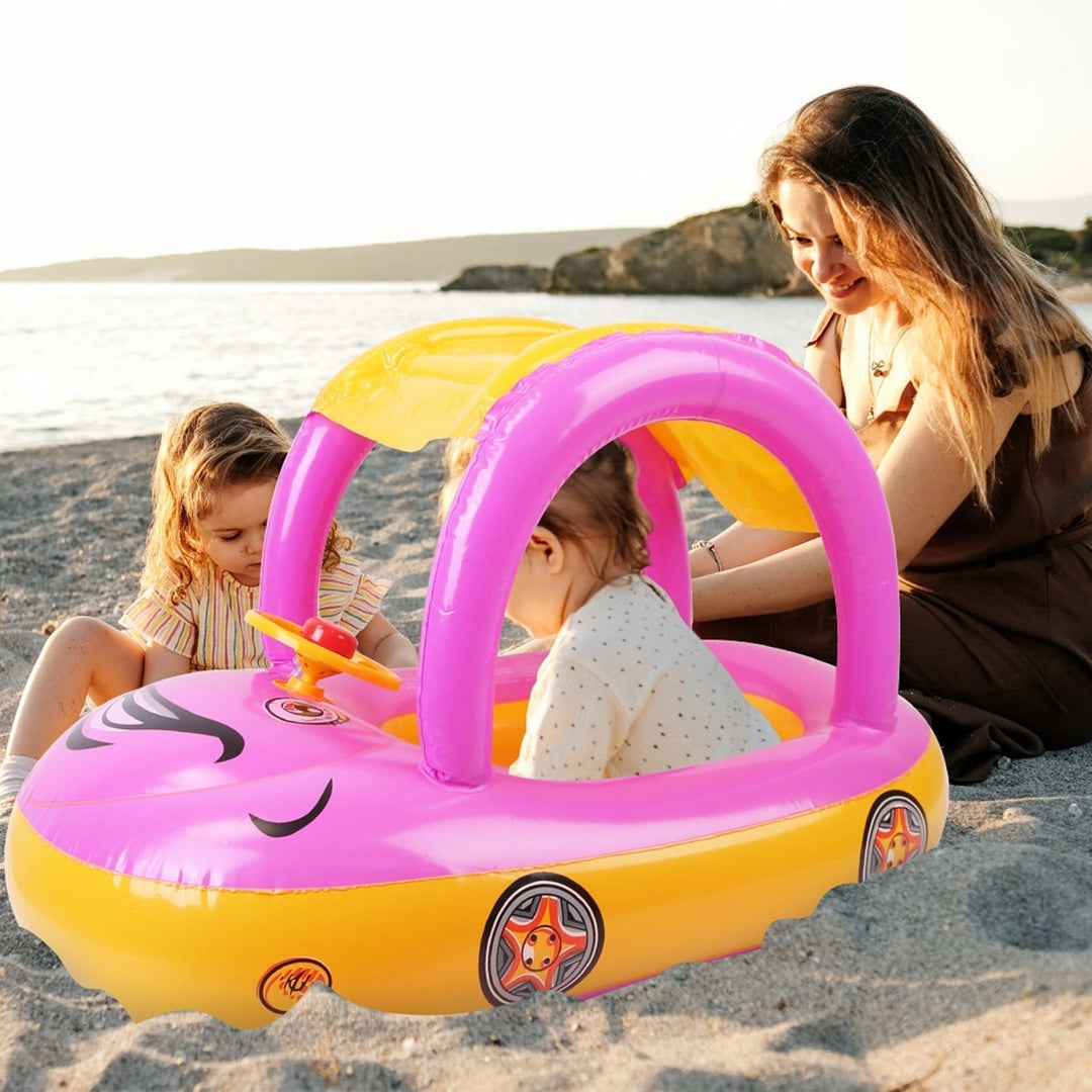 Petit bateau gonflable enfant, compagnon idéal pour des jeux de plage aquatiques et sécurisés.