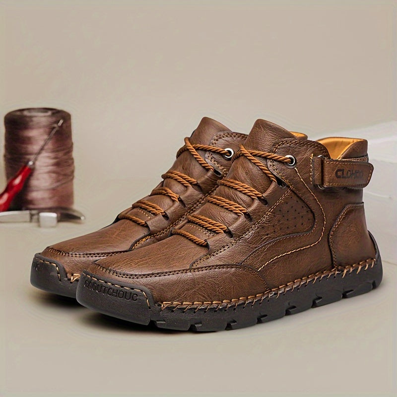 Bottes d'hiver homme robustes, chaudes et antidérapantes, parfaites pour la neige et l'extérieur.