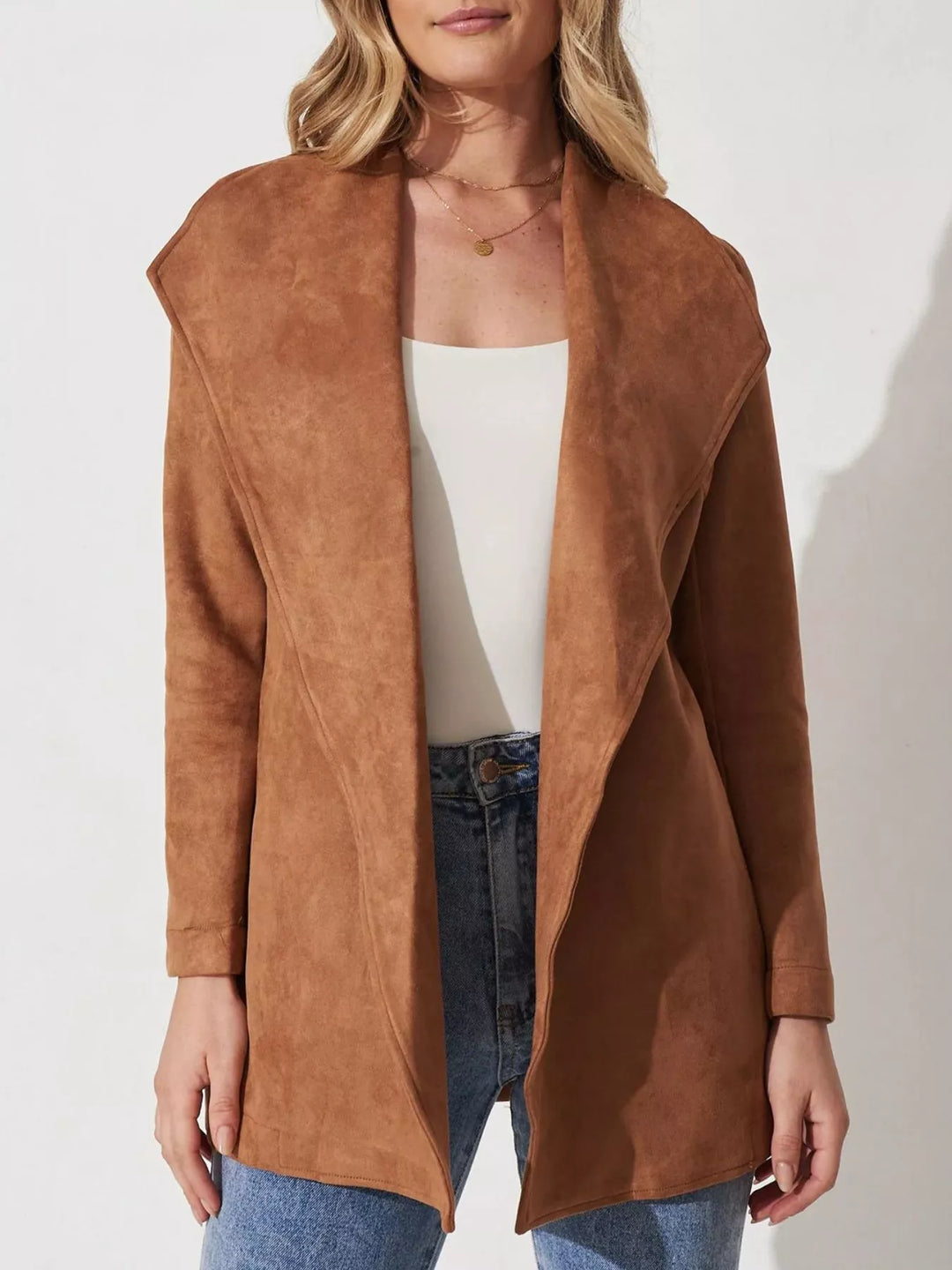 Veste fluide élégante femme, parfaite pour un look chic et décontracté mi-saison. Confortable et tendance.