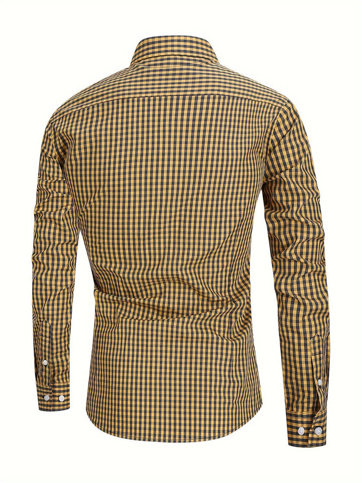 Chemise Jules pour homme à motif carreaux, offrant un grand confort et un style moderne décontracté.