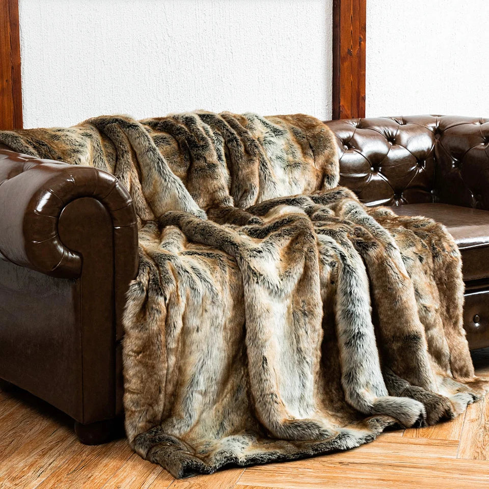 Couverture moelleuse en fausse fourrure blanche pour lit, idéale pour l'hiver, douceur et style.