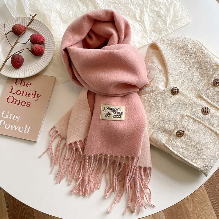 La douceur du cachemire : écharpe réversible pour femme, un accessoire mode et chaleur parfait pour l'hiver.