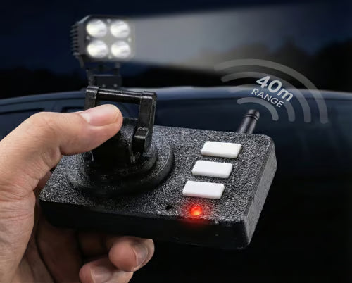 Projecteur LED PowerRay 12V télécommandé, lumière blanche intense sur pied noir pour extérieur.
