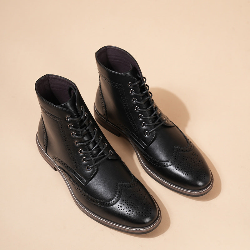 Bottines classiques à lacets pour hommes, élégantes et intemporelles. Parfaites pour un look chic ou décontracté.